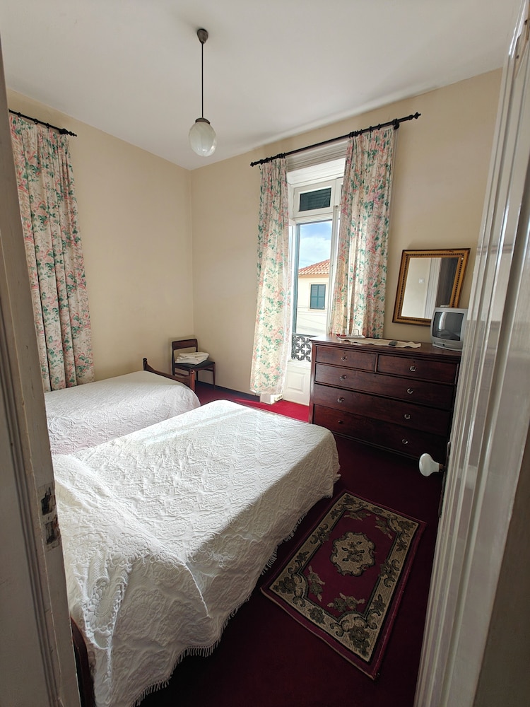 Economy Triple Room photo 1