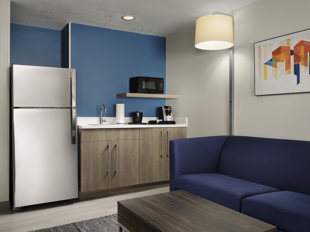 Suite, 1 King Bed, Kitchen - Photo 1