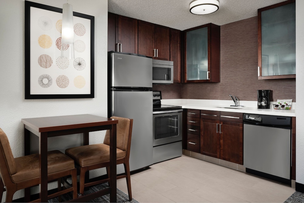 Suite, 1 Bedroom (Mobility/Hearing Accessible, Tub) photo 3