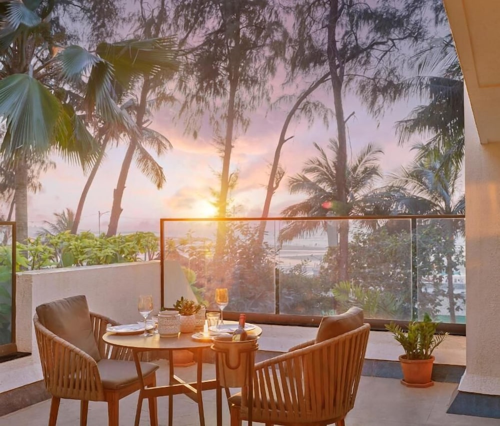 Suite, Bay View - Photo 3