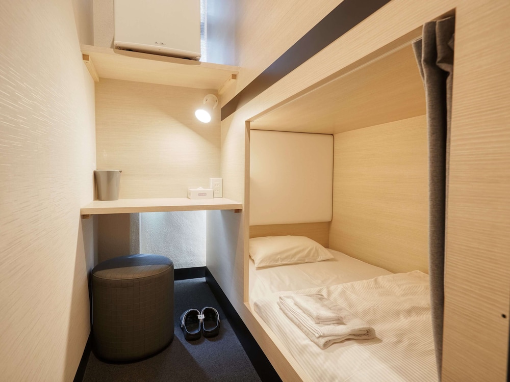 Cabin B (for 1 Person, Mixed Gender Floor, Shared Shower/Toilet)