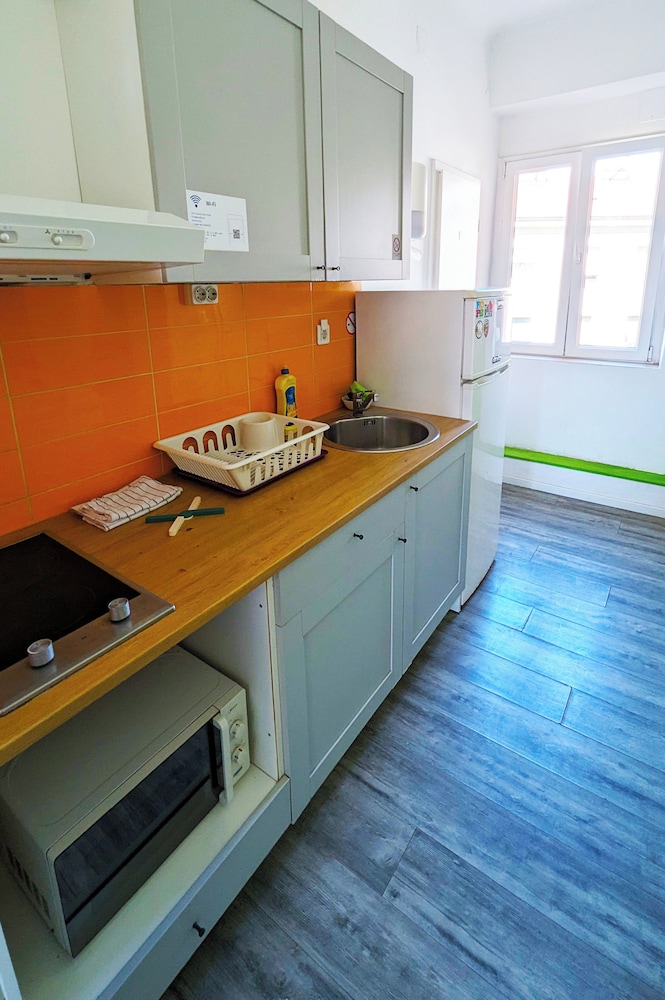 Double Room, 1 Double Bed, Non Smoking, Private Bathroom - Photo 17