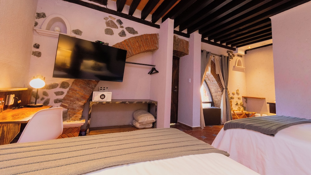 Standard Double Room (Frente a Terraza) - Photo 13