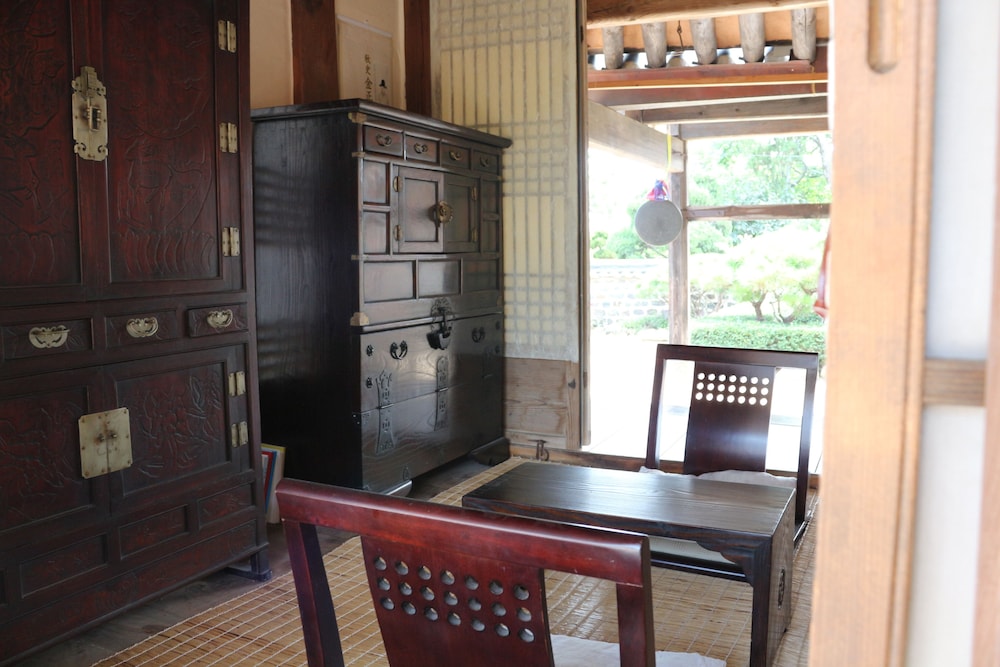 Traditional Room photo 2