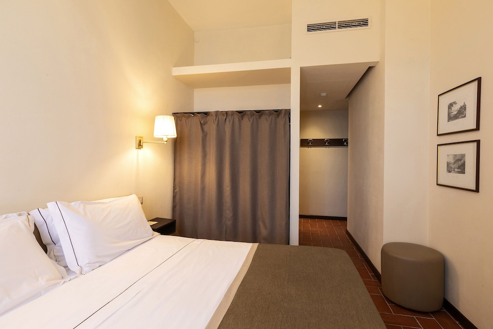 Deluxe Double Room, Lake View - Photo 5