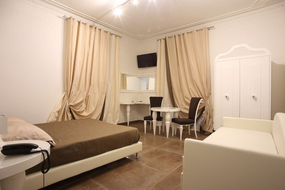 Quadruple Room - Photo 4