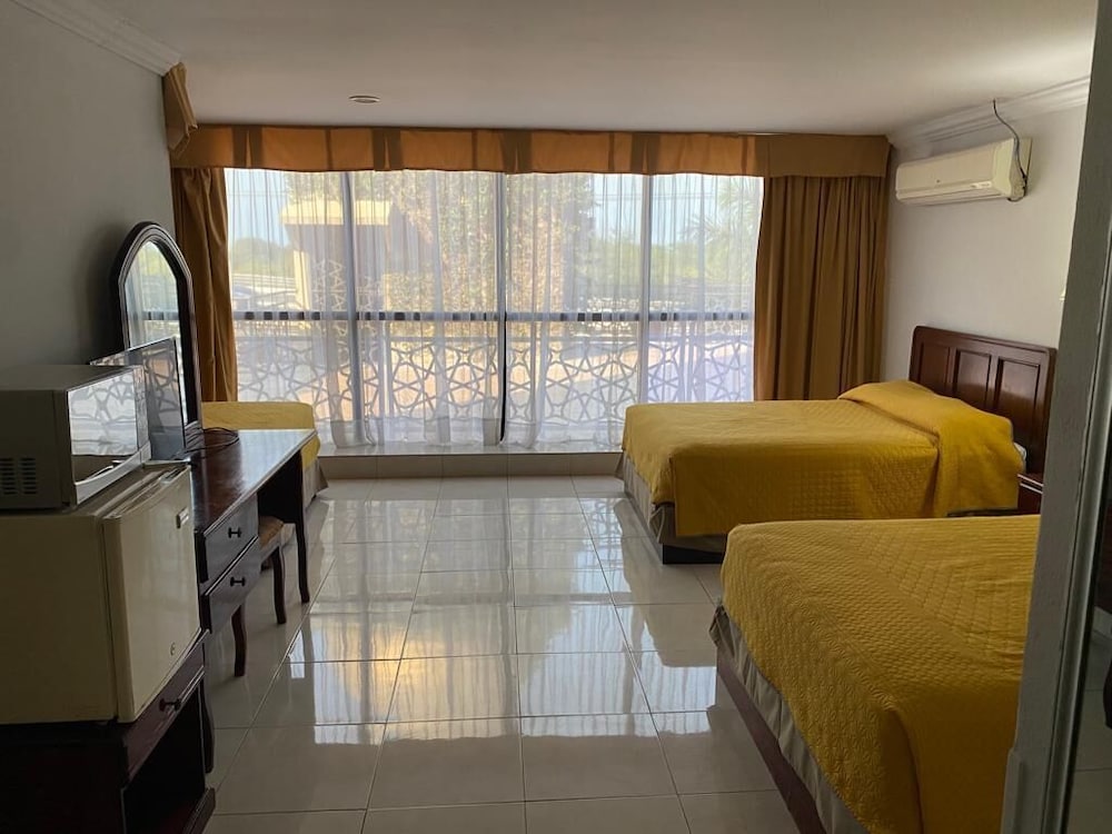 Standard Triple Room, Multiple Beds photo 3