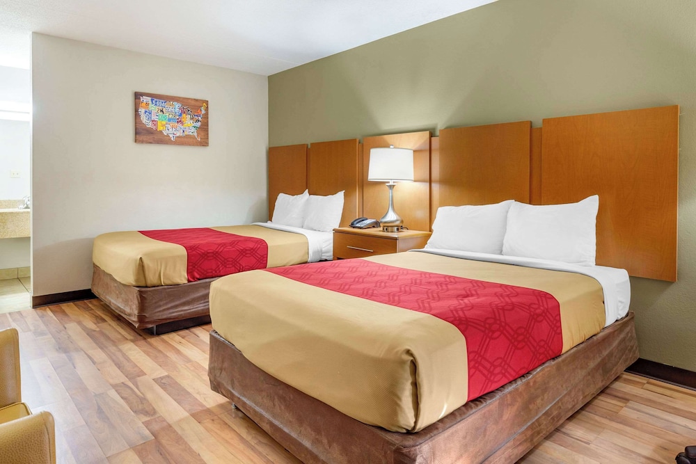 Standard Double Room, 2 Double Beds, Non Smoking - Photo 2