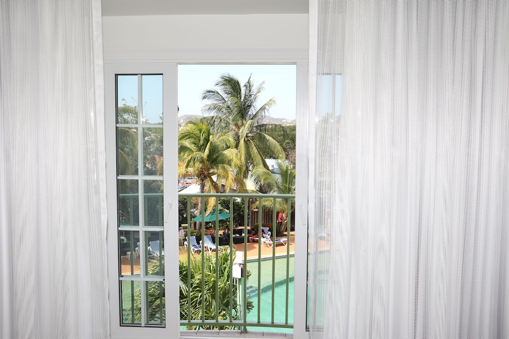 Standard Room, Pool View - Photo 7