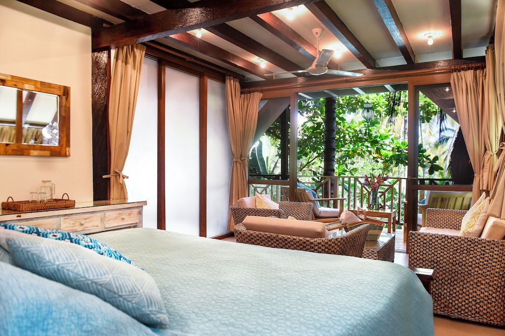 Junior Suite, Pool View
