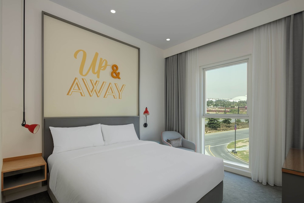 Rover Room - Free Shuttle service to JBR beach, IBN Battuta Mall and Parks