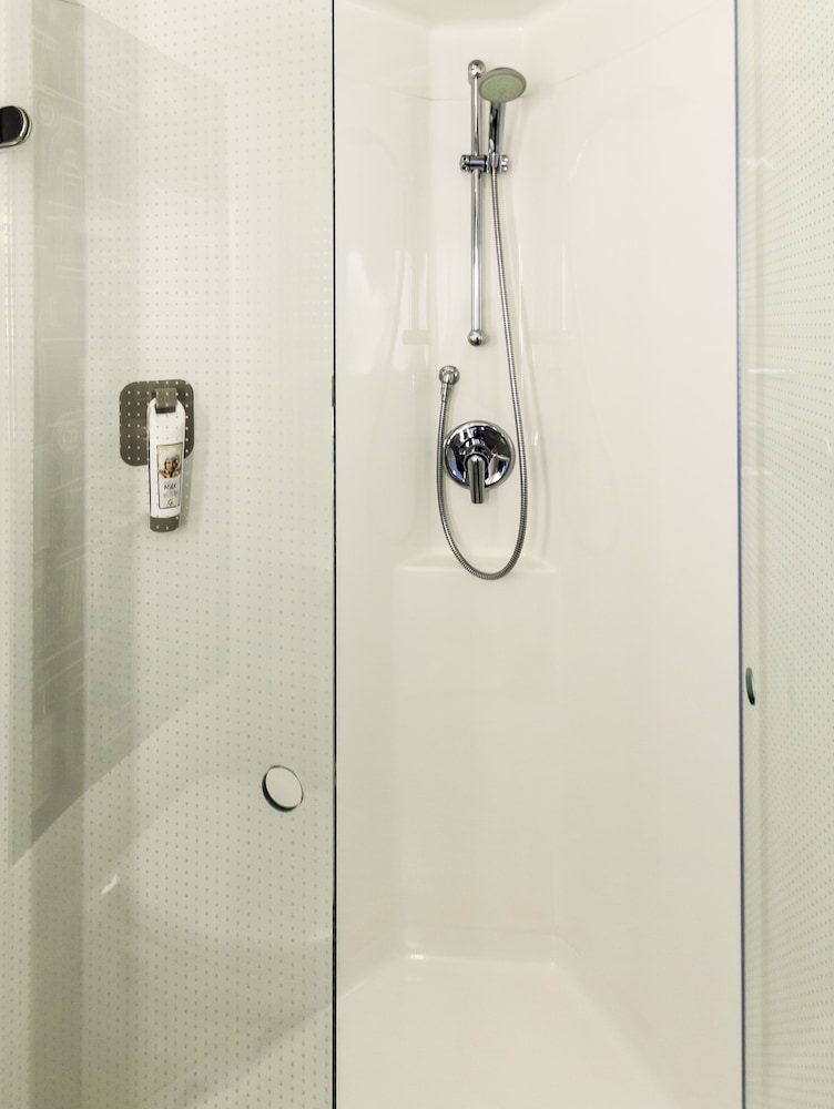 Standard Double Room, 1 Double Bed (Port View) - Photo 15