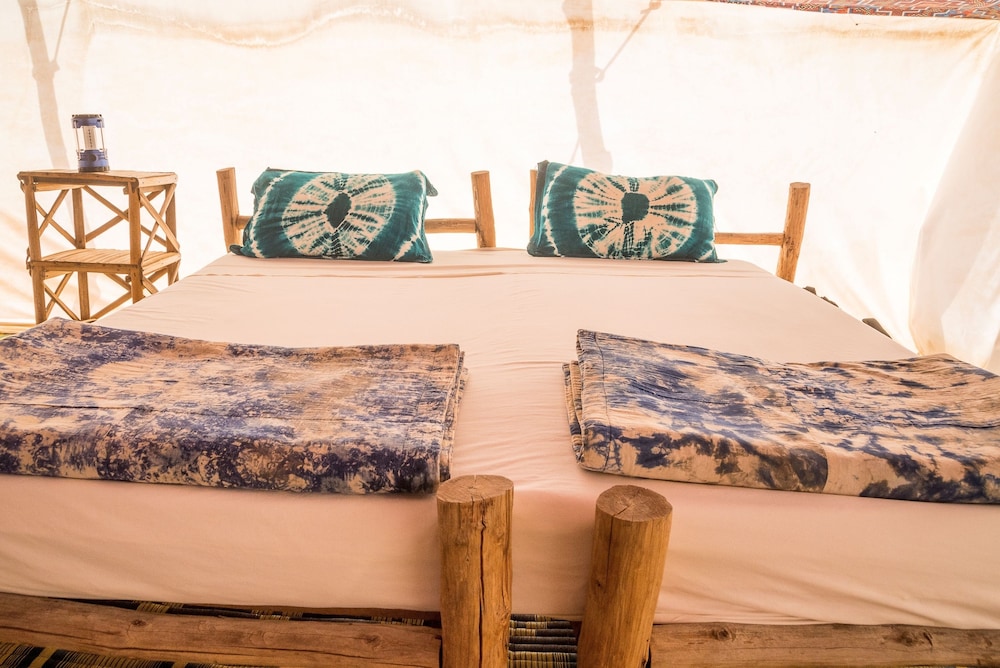 Bed & Sleeping Area
