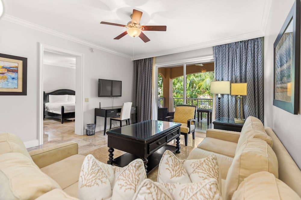 Poolside Suite With Direct Pool Access - Photo 3