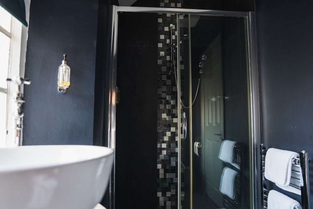 Standard Double Room, Ensuite - Photo 4