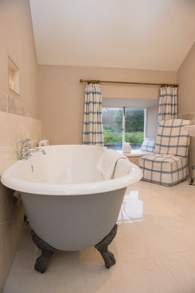 Superior Double or Twin Room photo 3