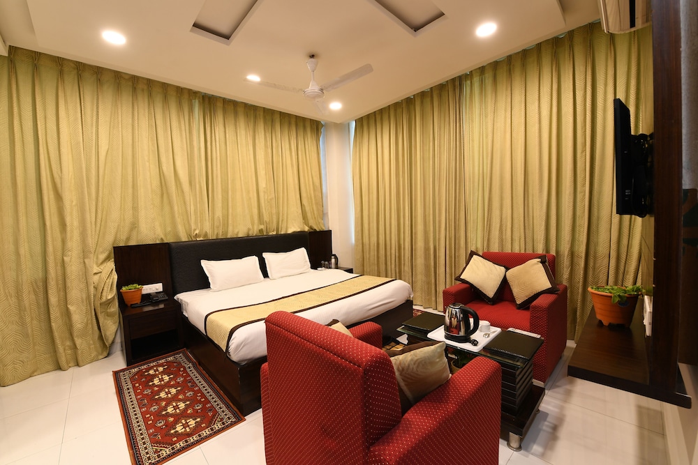 Family Room, 2 Double Beds, Accessible photo 1