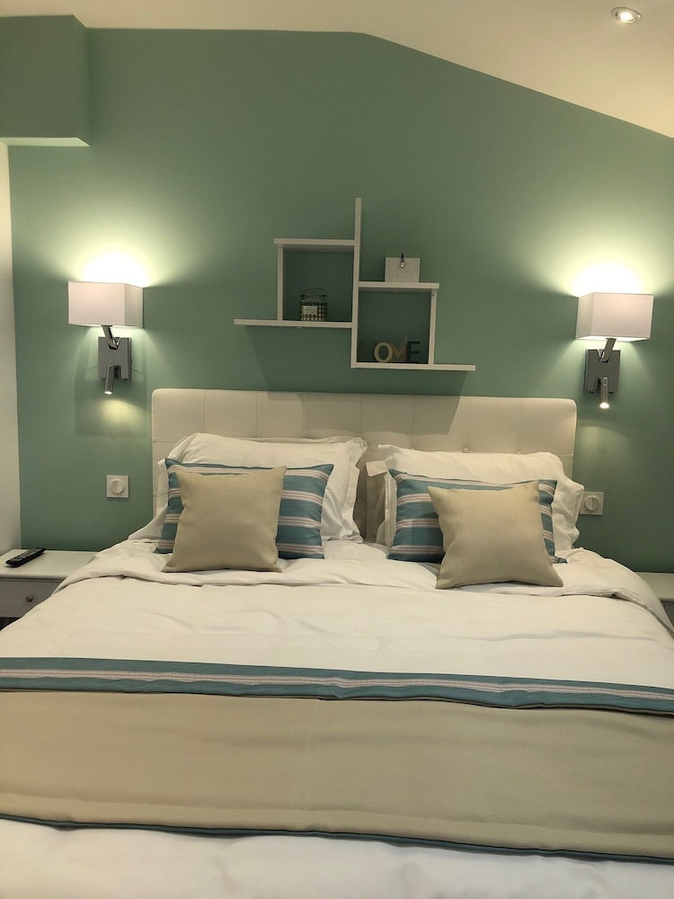 Apartment - Photo 1
