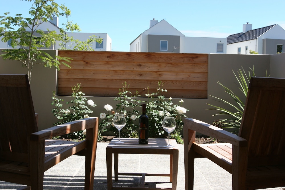 Garden View Suite - Photo 5
