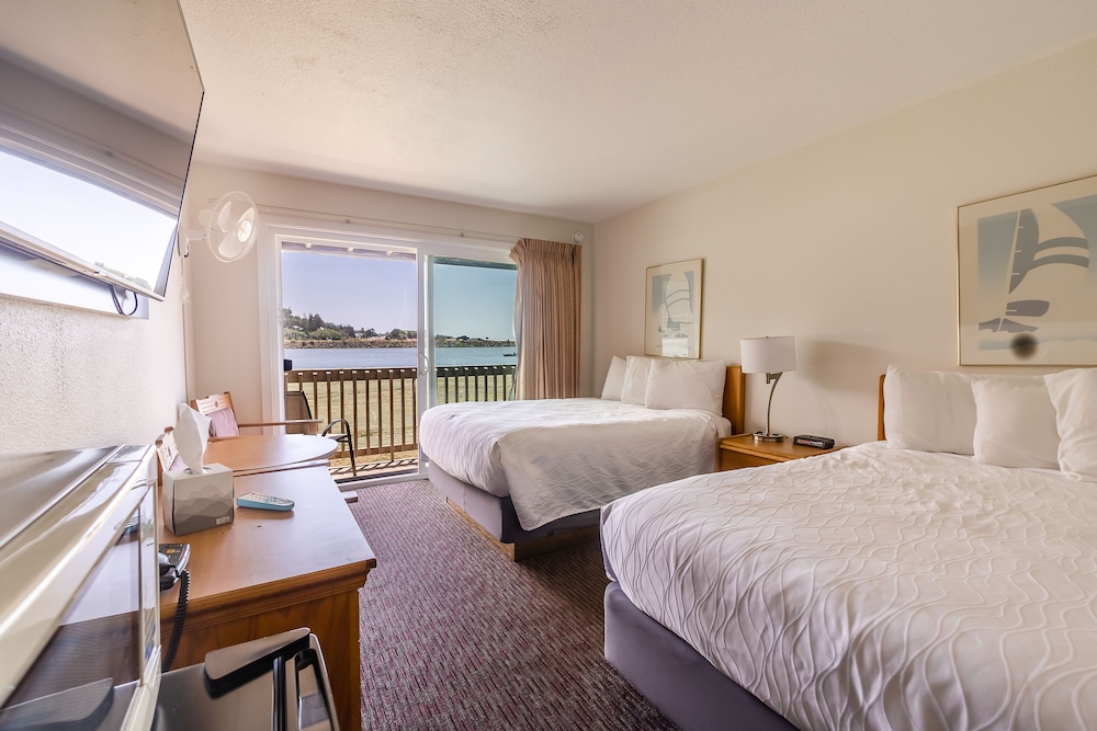 Standard Room, 2 Double Beds photo 3
