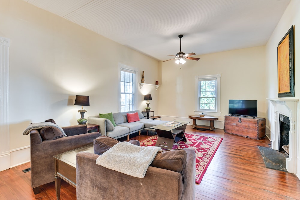 Family Room photo 3