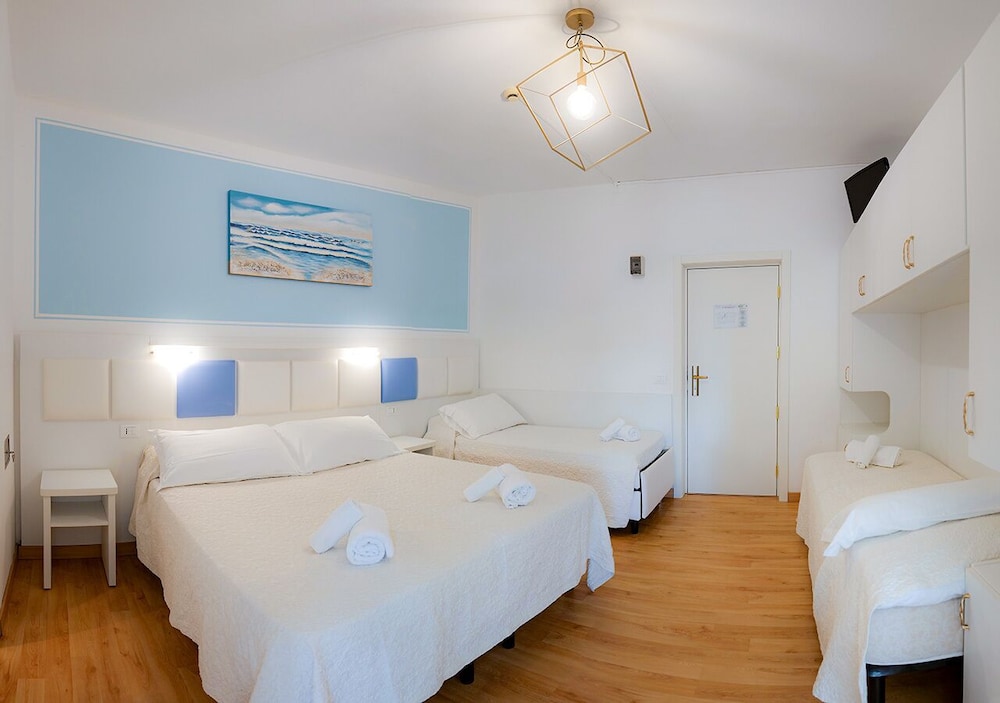 Classic Quadruple Room