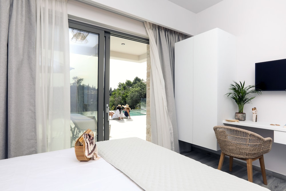 Deluxe Villa, 5 Bedrooms, Non Smoking, Private Pool photo 3