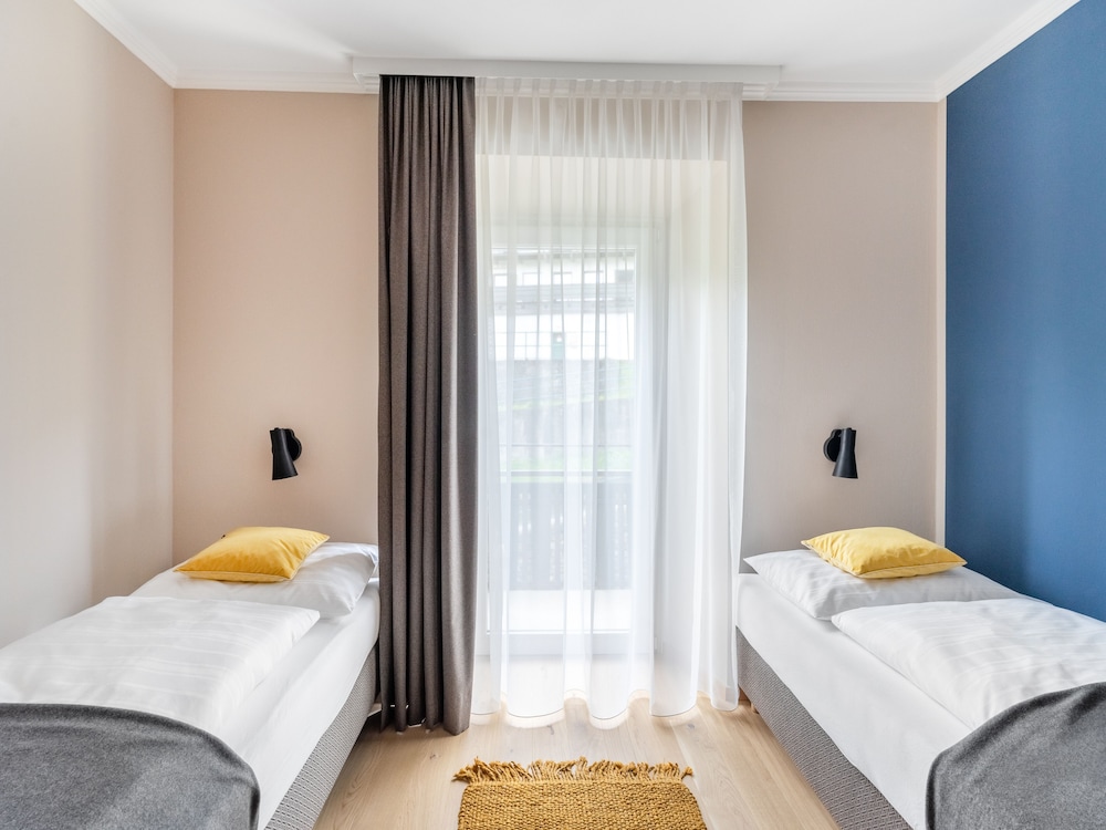 Twin Room, Balcony