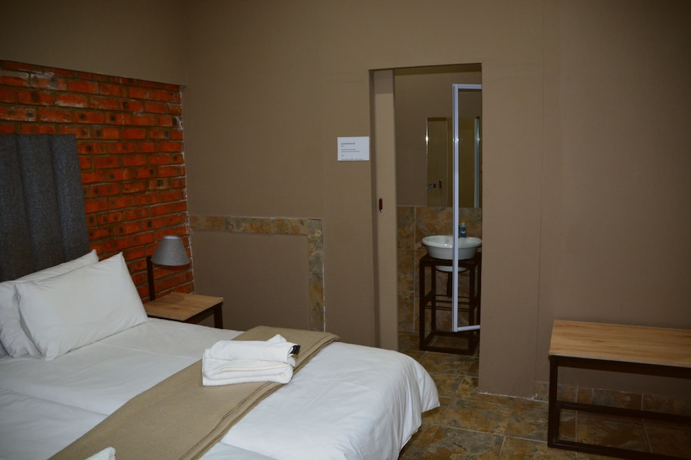 Standard Twin Room photo 3