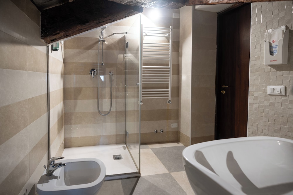 Basic Double Room, City View photo 2