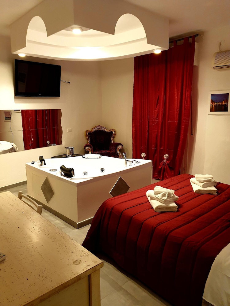 Suite, Hot Tub, Sea View photo 1