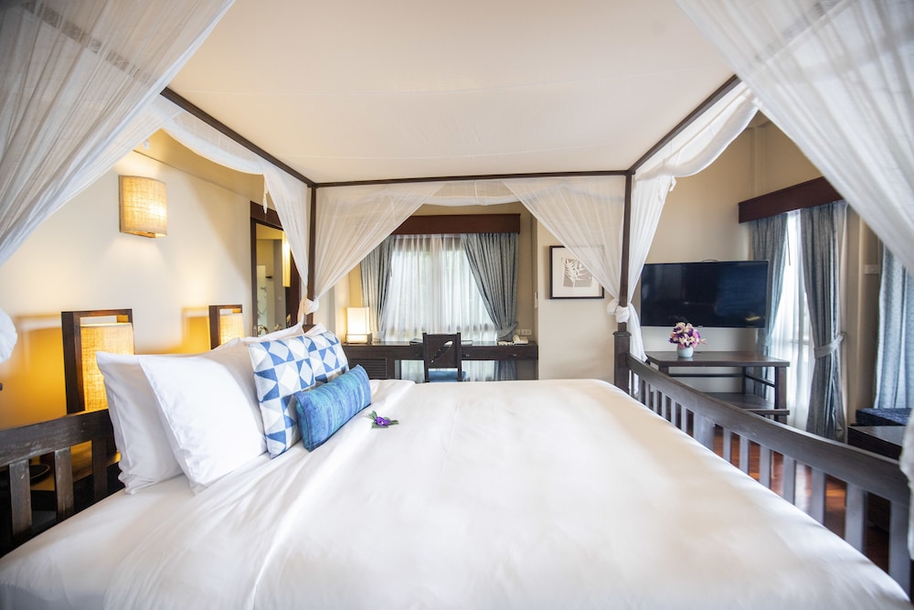 Beach Front Villa ( 1 Way Airport Transfer) - Photo 2