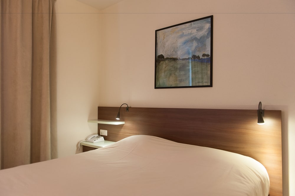 Comfort Suite photo 2