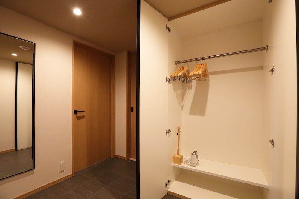 Suite - Photo 9