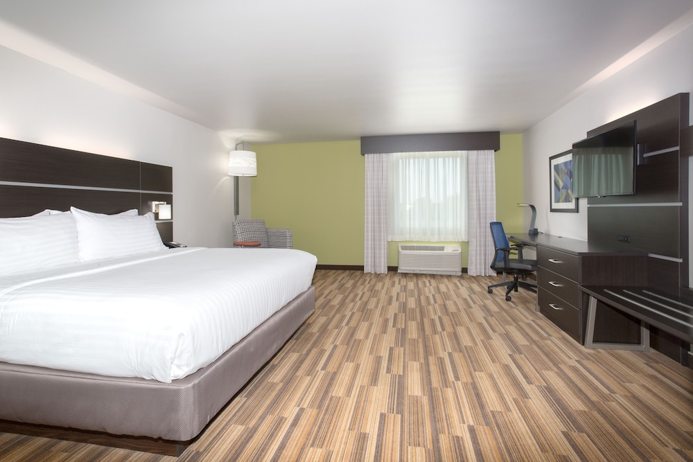 Standard Room, 1 King Bed, Accessible (Mobility) photo 3