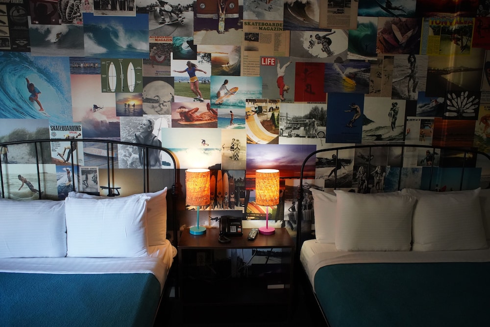 Room 6, 2 Queen Beds photo 1