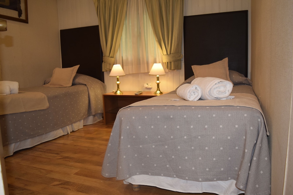 Standard Room, 2 Twin Beds photo 1