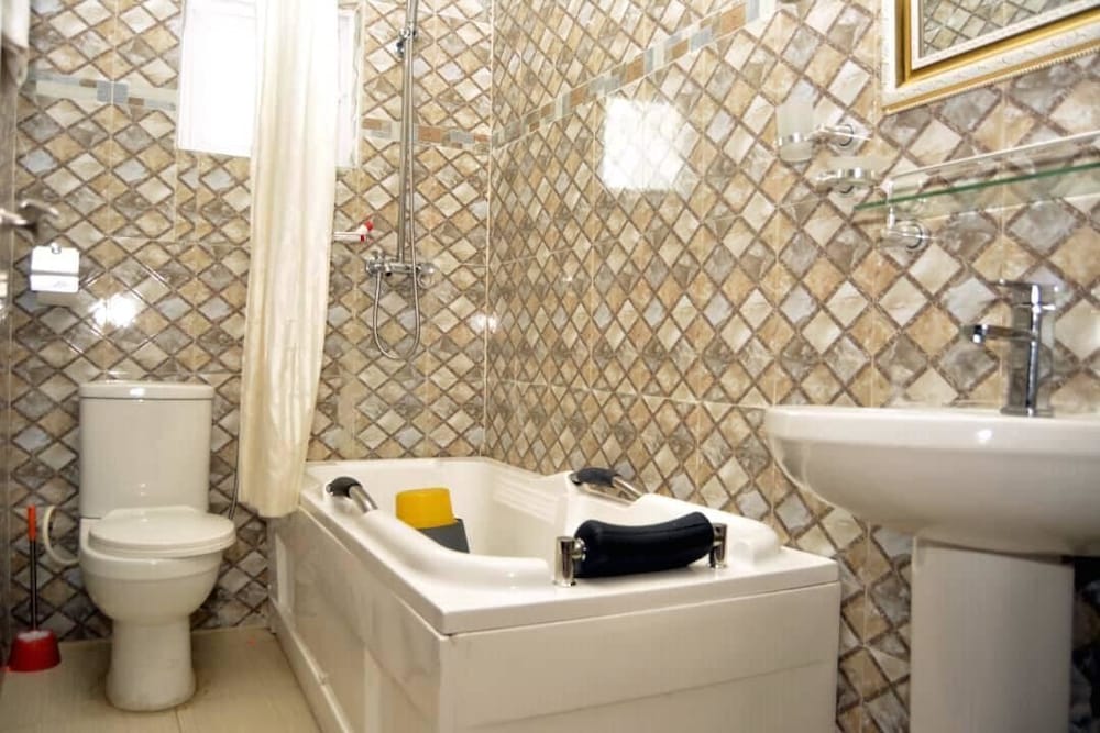 Double Room (Alvari)