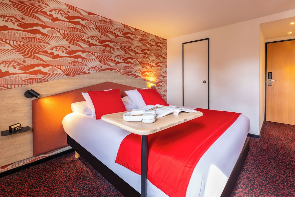 Standard Room, 1 Queen Bed - Photo 2