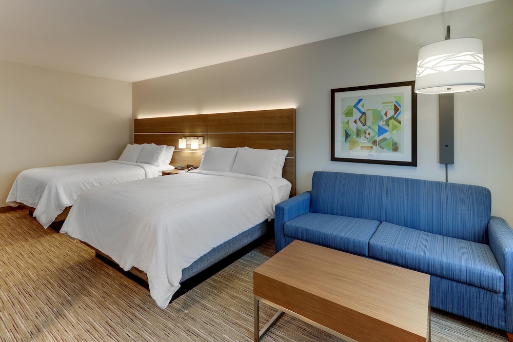 Suite, 2 Queen Beds - Photo 4