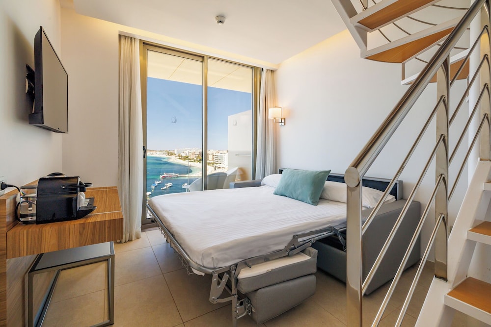Grand Suite, Jetted Tub, Sea View - Photo 3