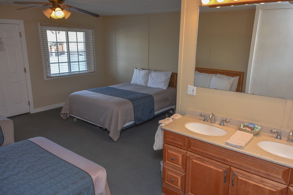 Basic Triple Room, Multiple Beds