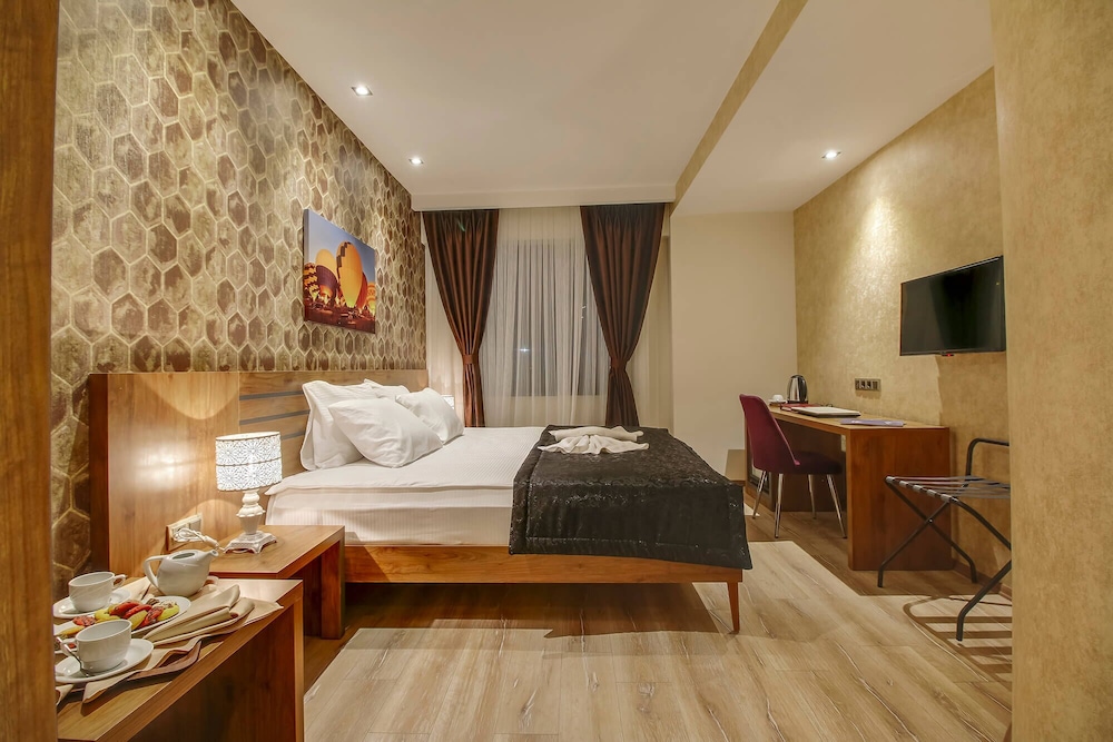 Deluxe Room - Photo 1