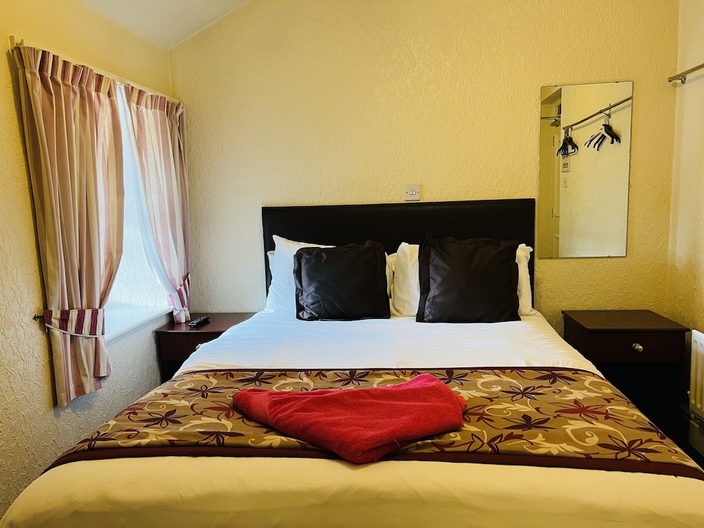 Superior Double Room, Ensuite - Photo 3