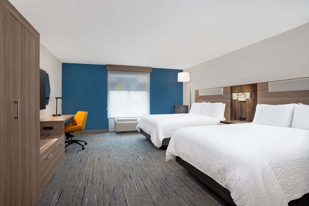 Suite, 2 Double Beds (Additional Living Area) - Photo 1