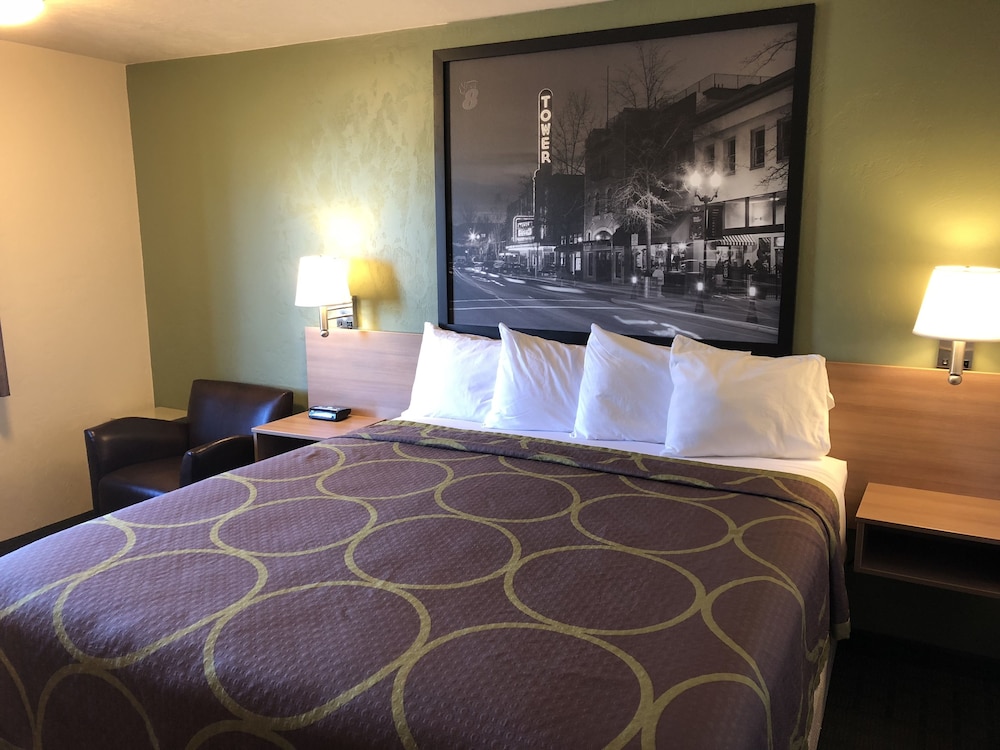 Room, 1 Queen Bed, Non Smoking (Pet Friendly) - Photo 4