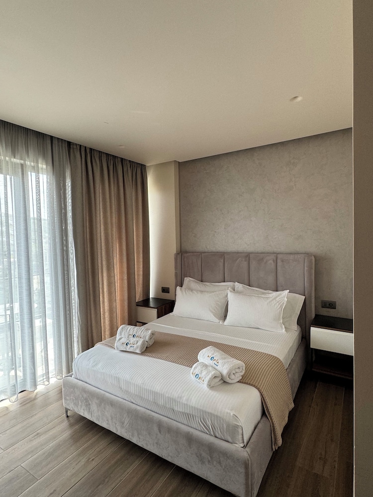 Deluxe Double Room, Balcony, Partial Sea View photo 1