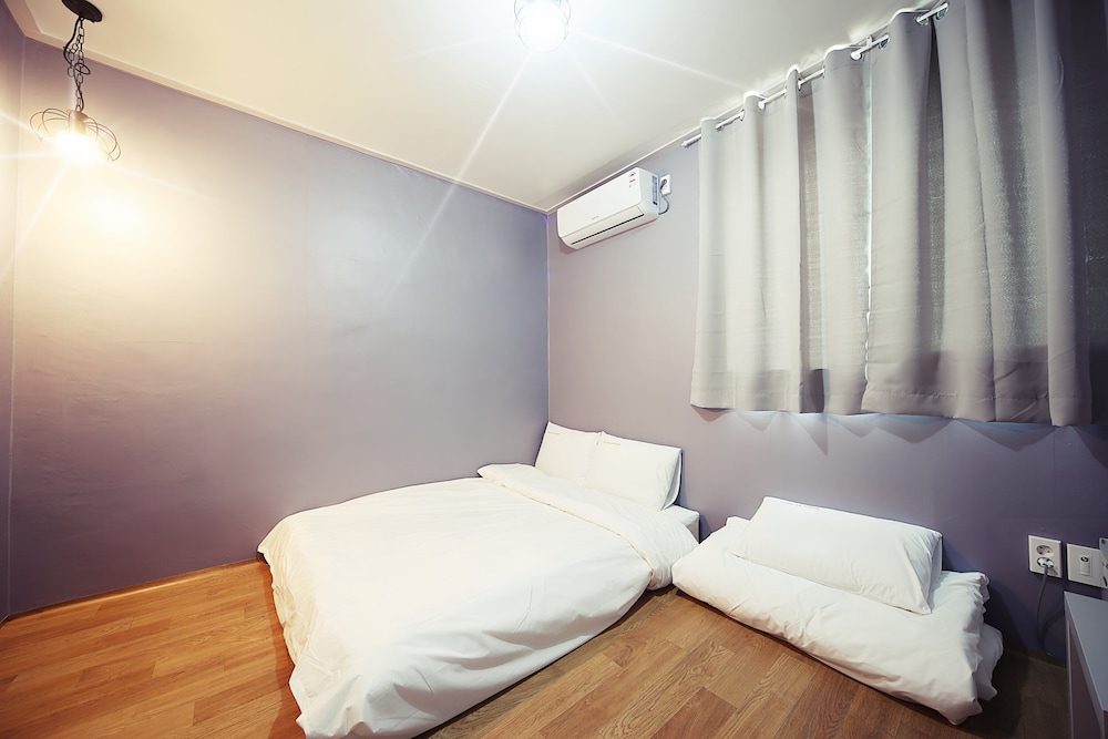 Room (Ondol) photo 2