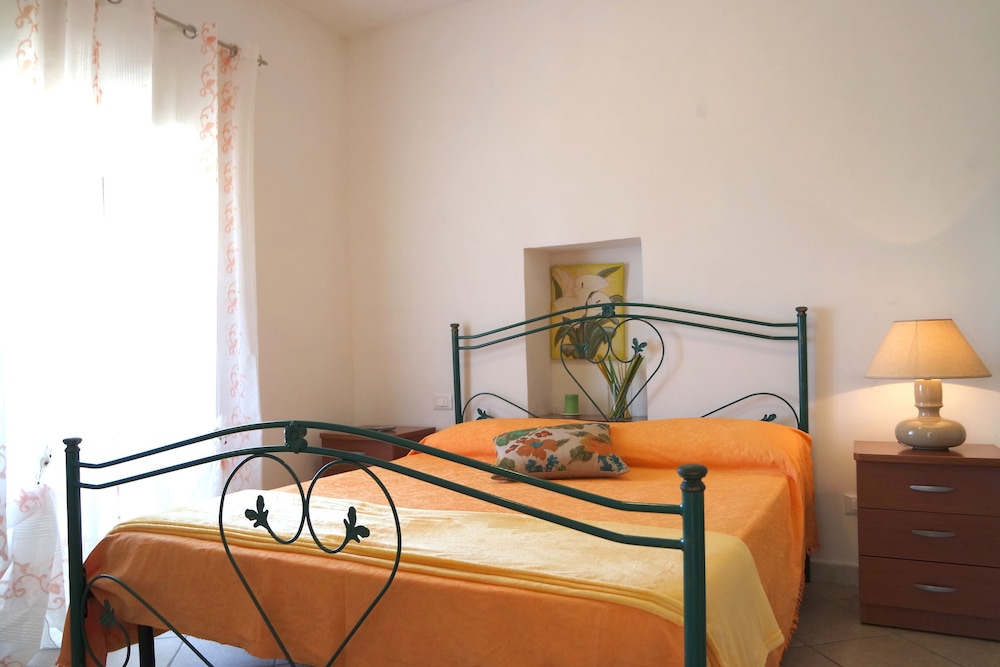 House, 2 Bedrooms, Valley View photo 1