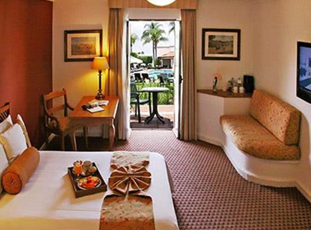 Grand Room, 1 King Bed (Deluxe) - Photo 1